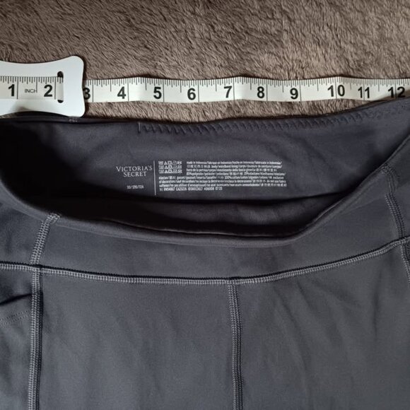 Victorias Secret Studio Leggings. Only Worn 1 time and has been dry cleaned. - Picture 3 of 3